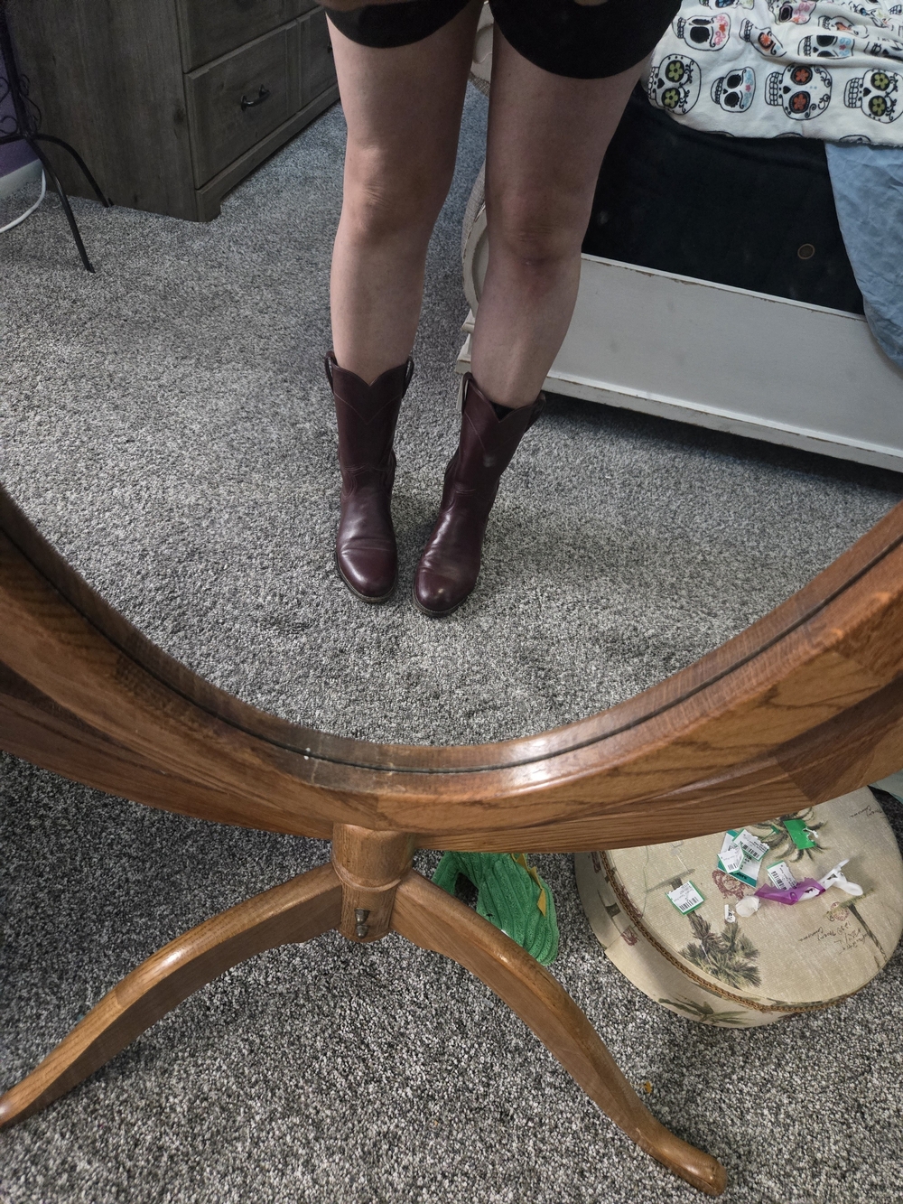 Justin Boots Burgundy Leather Roper Boots - Picture 11 of 11